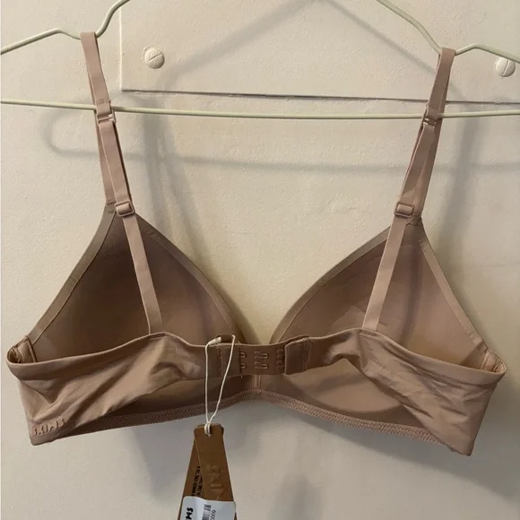 SKIMS Wireless Form T-Shirt Demi Bra in the color Clay and size 36A - Picture 3 of 4